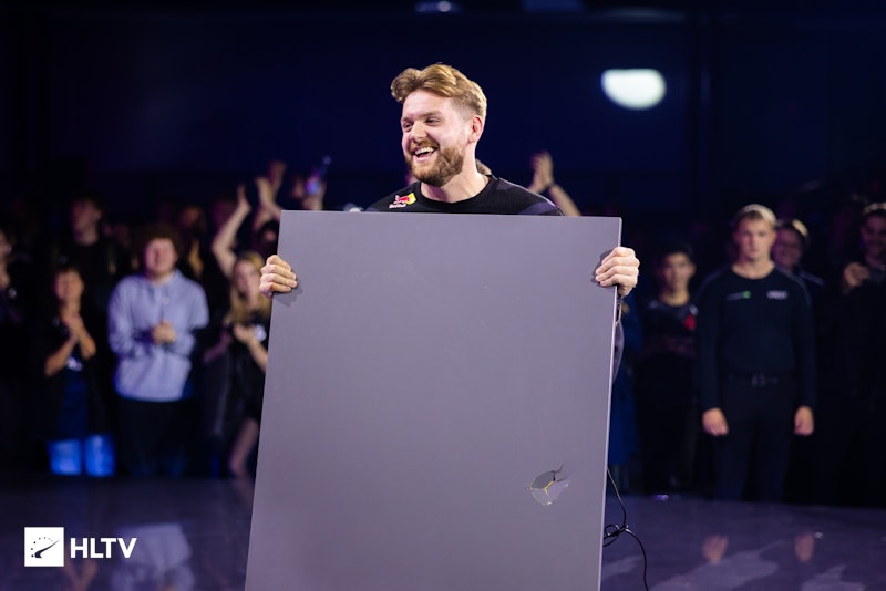 NiKo 带领 G2 在秋季决赛中击败 Vitality