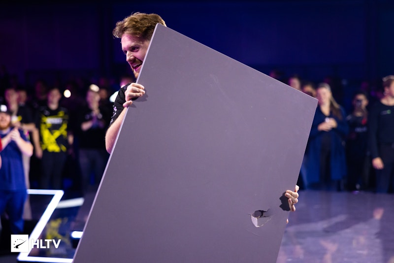 讨论 G2 的胜利和 s1mple 的回归在 HLTV Confirmed