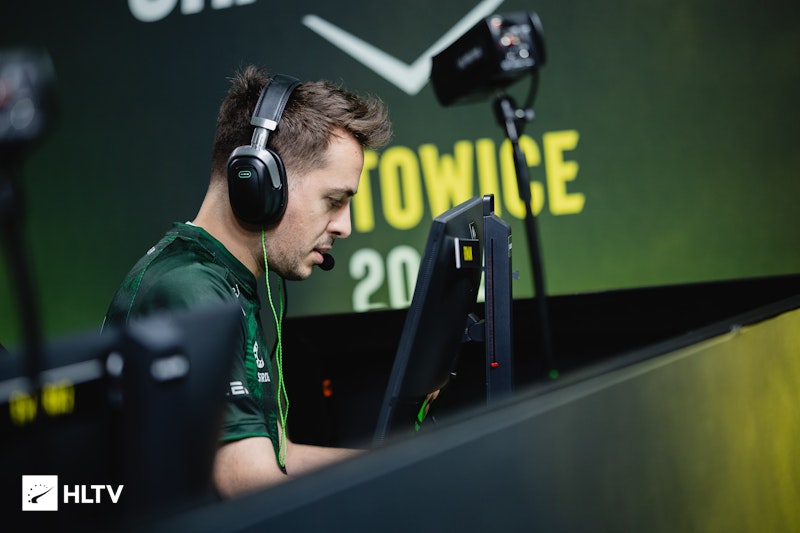 roman: "我们不得不在这个时间点进行这个改变"