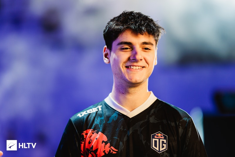 regali 成为 FlyQuest 的新 AWPer