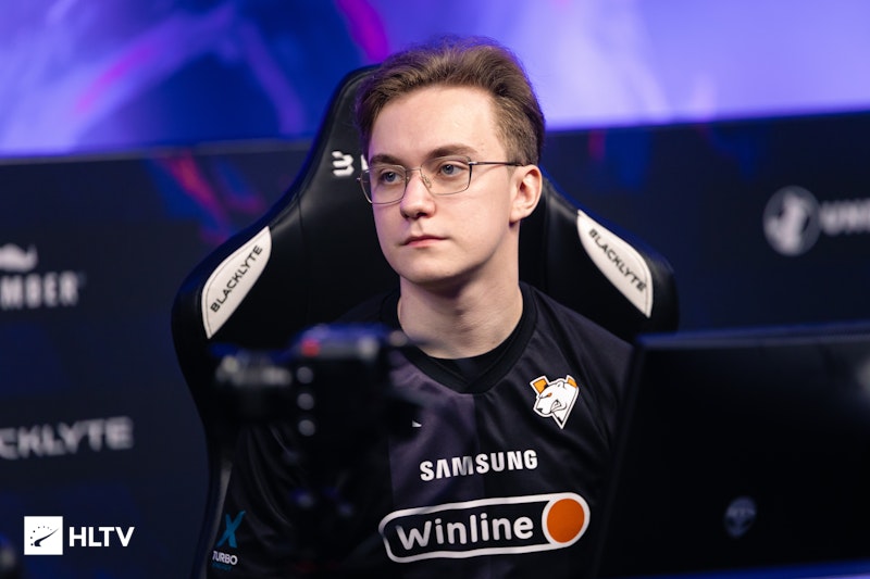 Virtus.pro 将 FL4MUS 下放替补席