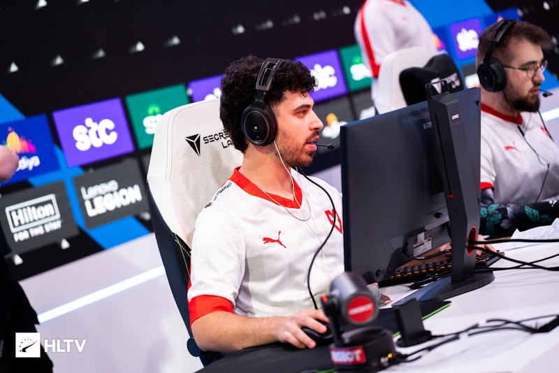 MOUZ 在三图大战中淘汰 Virtus.pro 无缘 EWC