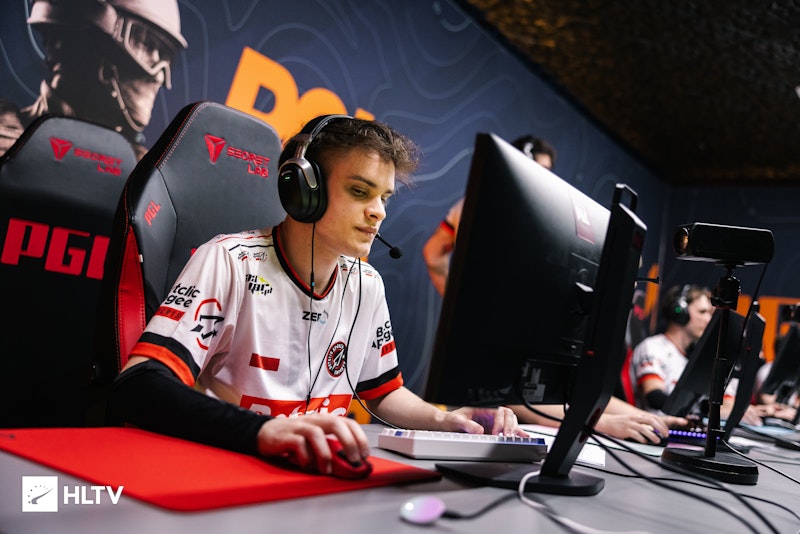 FaZe签下jcobbb