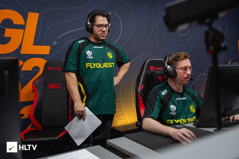 FlyQuest 签下 AZR 担任教练