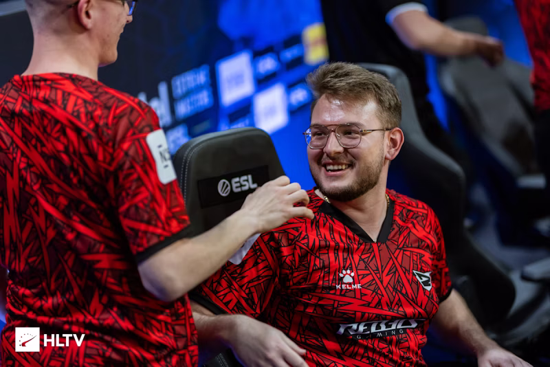 Sources: 9INE接近签下flayy